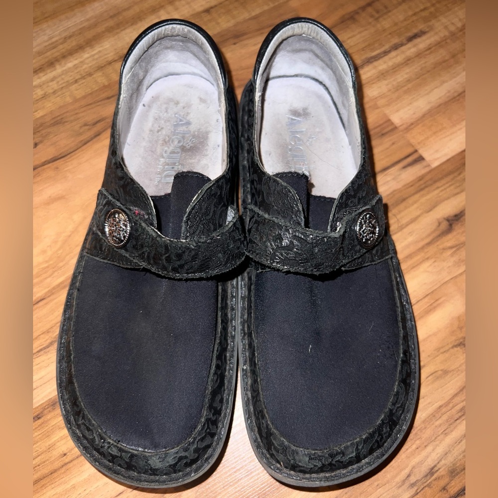 Alegria Size 37, Black Floral Pattern